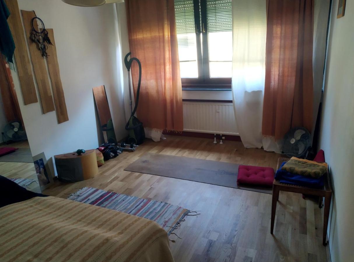 Nettes Apartment Im 14Ten Bezirk In Wien Luaran gambar